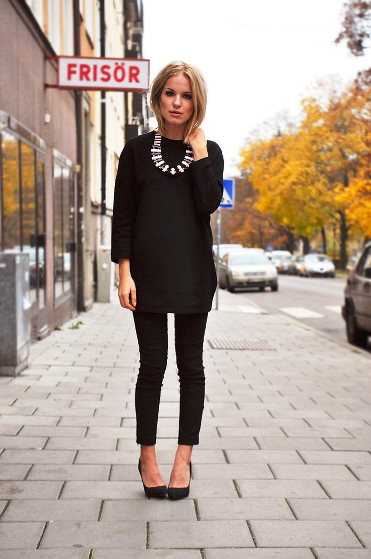 All-Black Chic Outfit