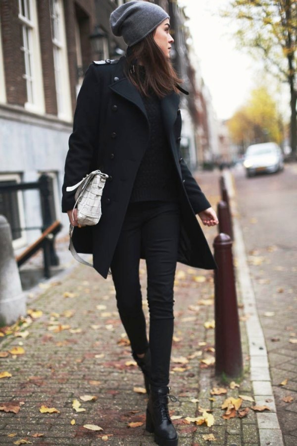 All-Black Outfits for Women Street-Style