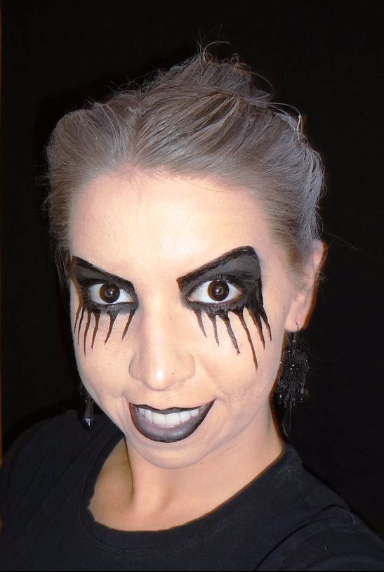 Black Halloween Eye Makeup