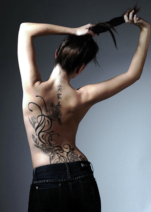 Sexy-Kanji-Back-Tattoo-Design-For-Girl