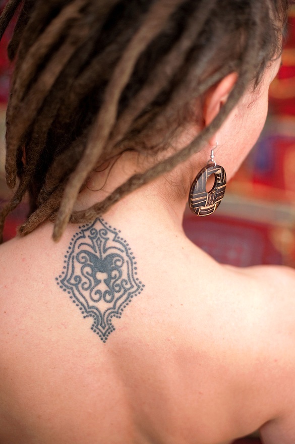 Women On Back of Neck Tattoos