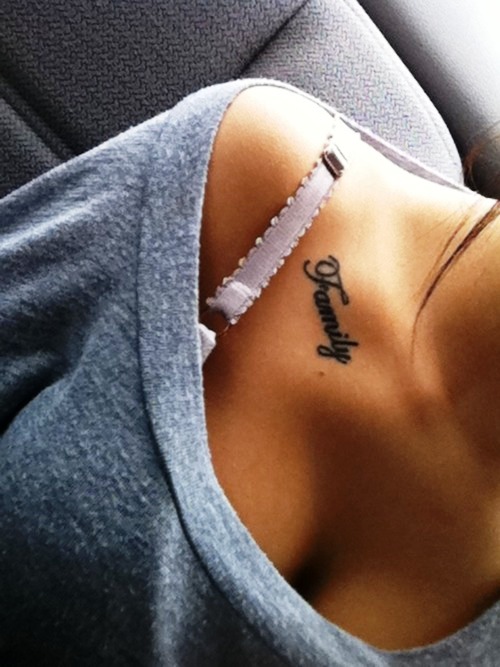 righ-collar-bone-tattoo-woman