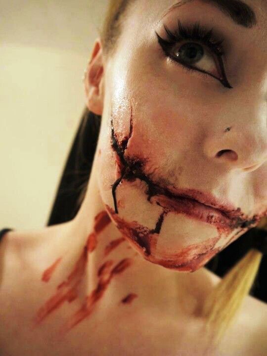 Cracked smile makeup for halloween