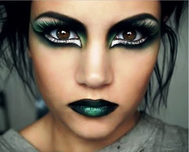 Dark Halloween Eye Makeup