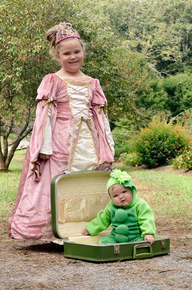 Halloween Costumes For Siblings That Are Cute