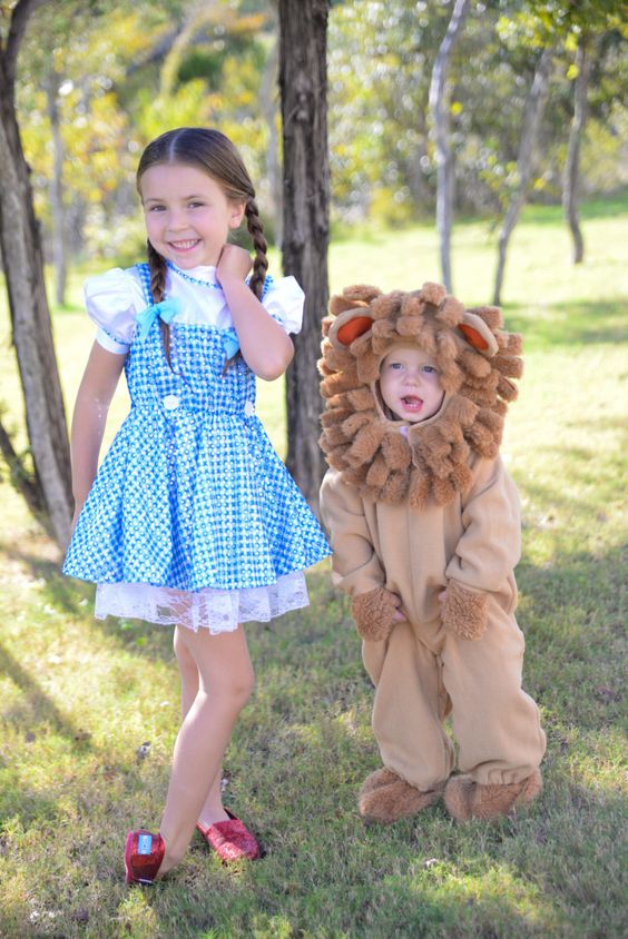 Halloween Sibling Costumes The Wizard of Oz
