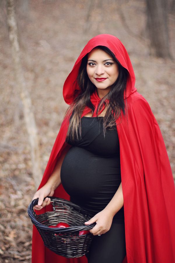 Maternity-Halloween-costumes-Little-red-riding-hood