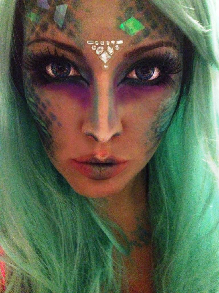 20 Mermaid Halloween Makeup Ideas for Women - Flawssy