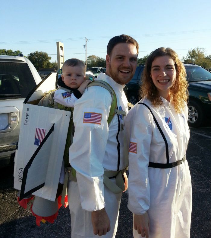 NASA Astronaut Family Halloween Costume Idea