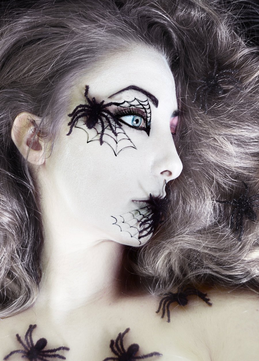 Queen Halloween Makeup