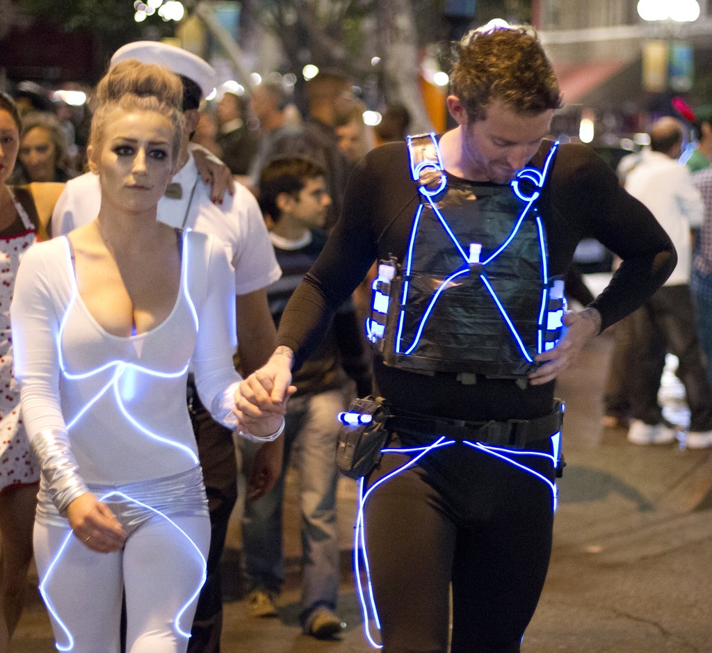30 Best & Crazy Halloween Couple Costume Ideas - Flawssy