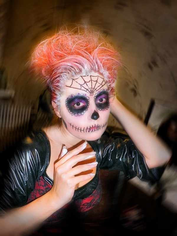 creepy-halloween-costume-for-teen-girls-wig-hahooween-make-up-ideas