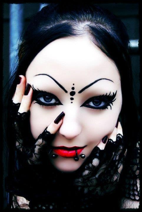 gpthic halloween makeup