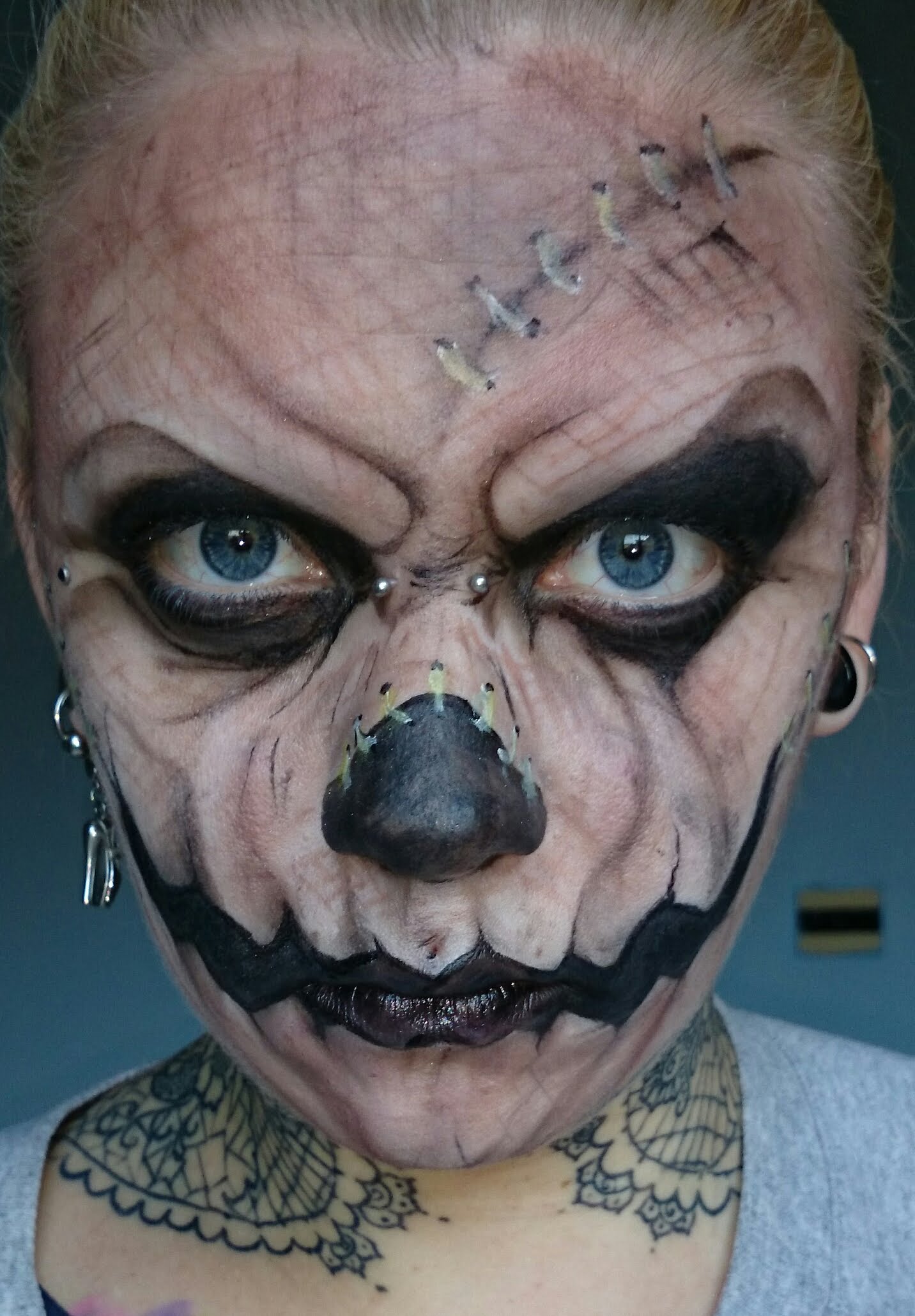 horror scarecrow halloween make-up