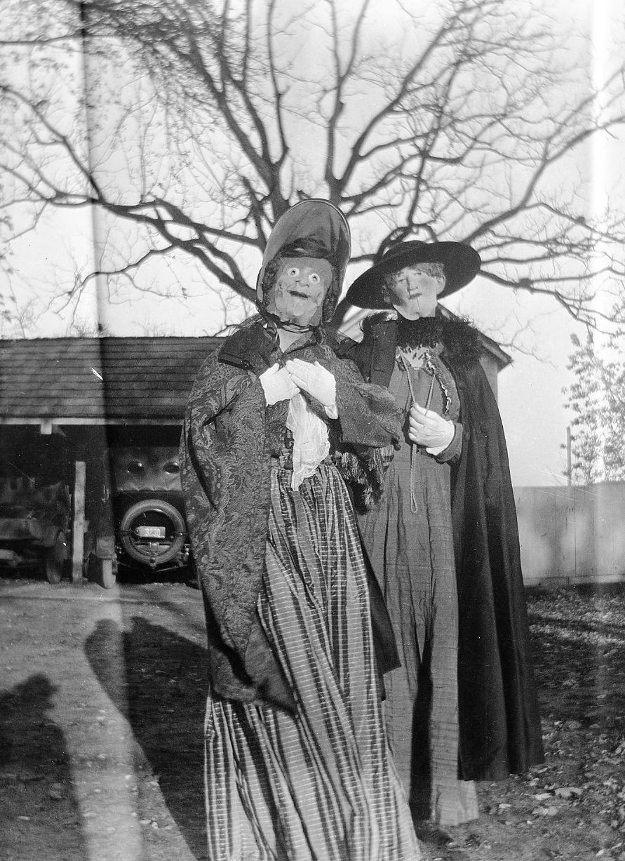 vintage old halloween costumes