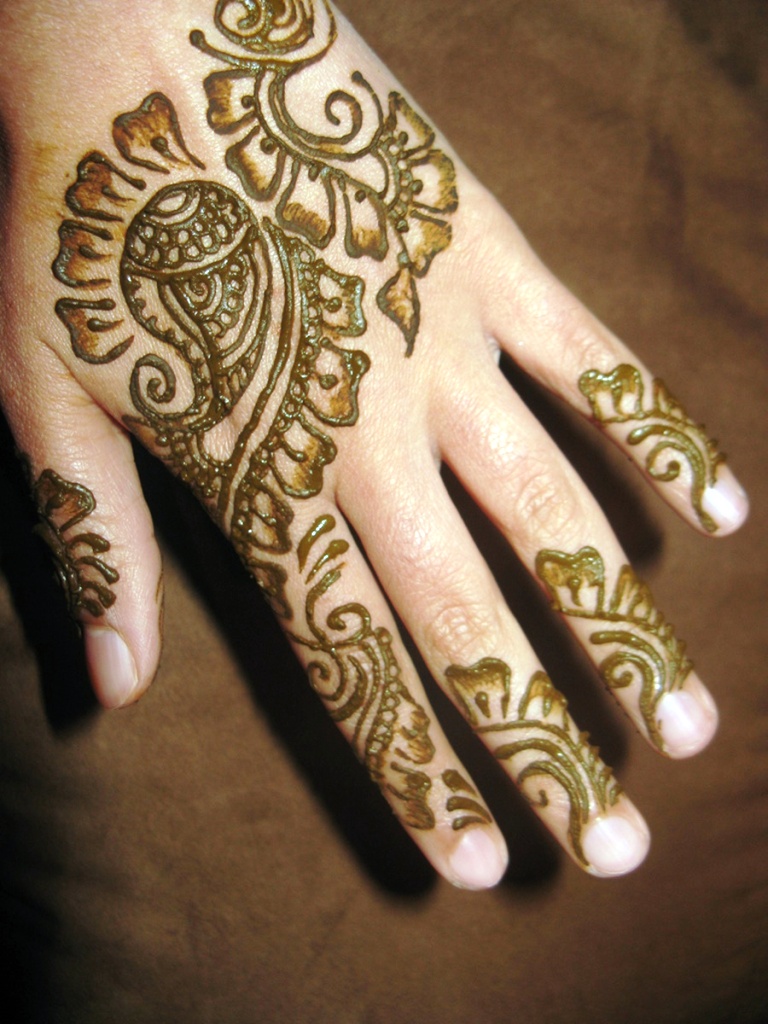 Back Hand Mehndi Designs.