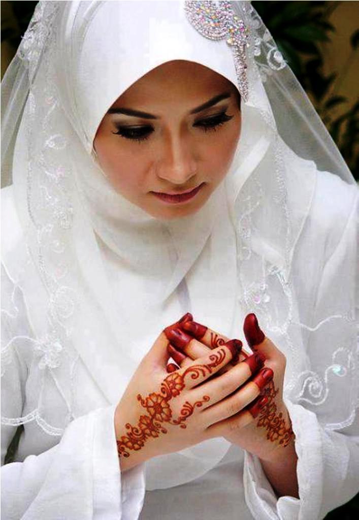 Beautiful Design Mehndi Pakistani Muslim Girl