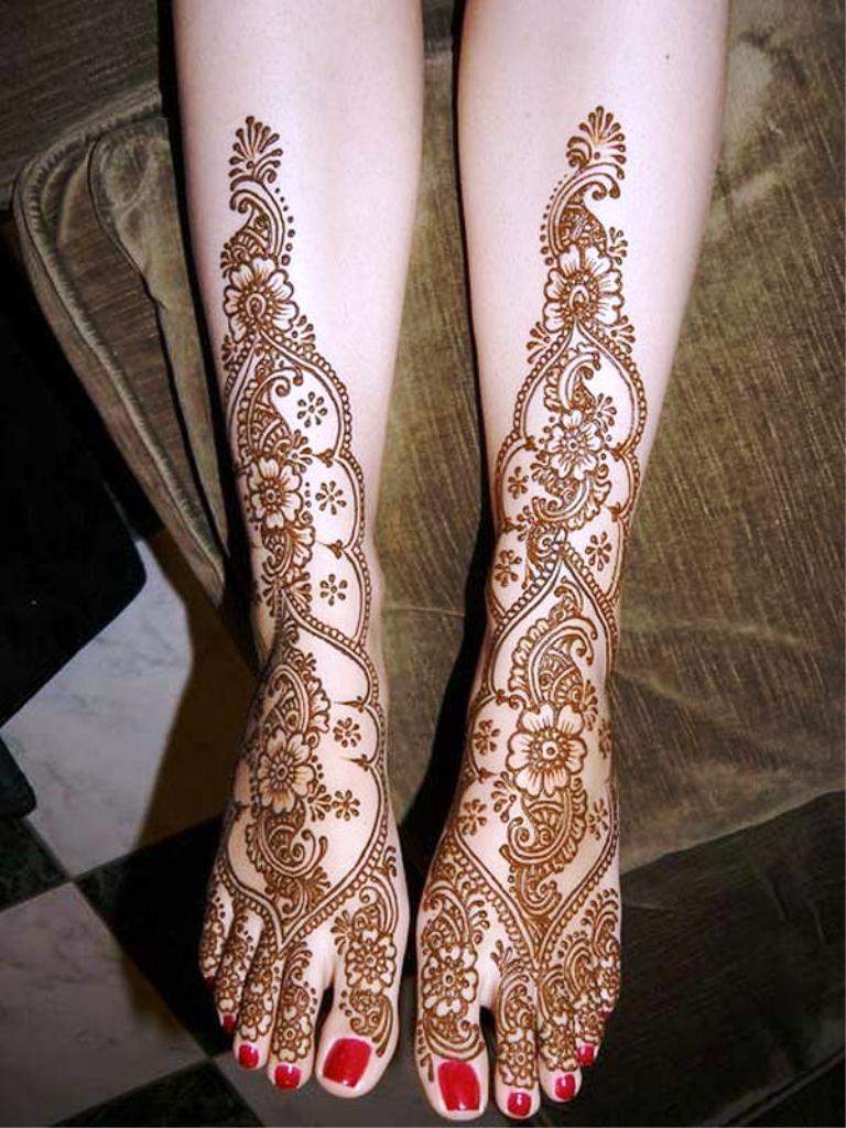 Beautiful Foot Henna Design
