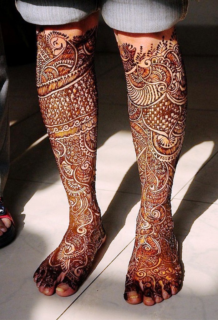 Bridal Mehandi Designs for Legs