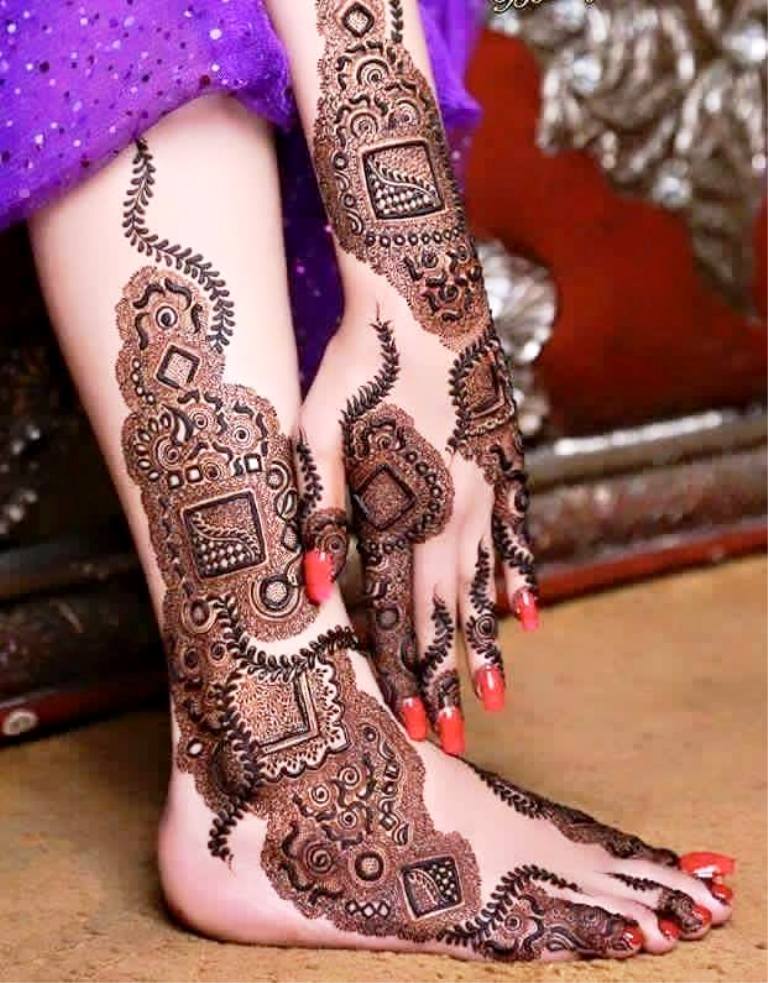 Elegant Mehndi Henna Design for Hand and Feet