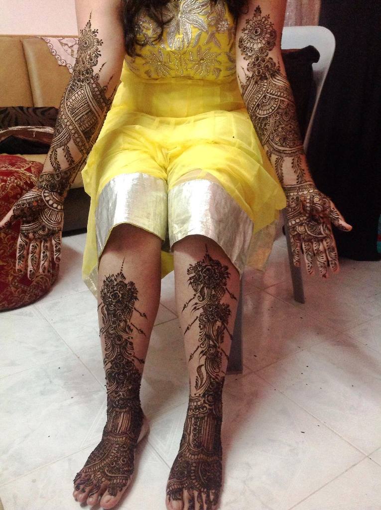 Full Mehndi Designs for both hands and legs