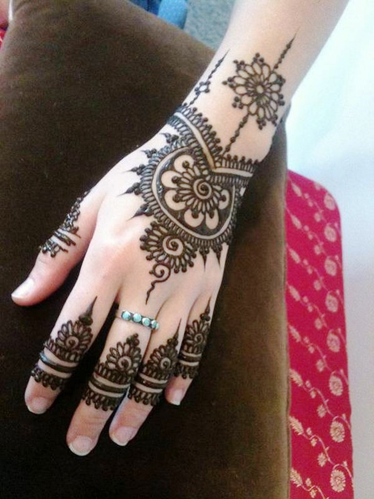 Hand Henna Mehndi Design