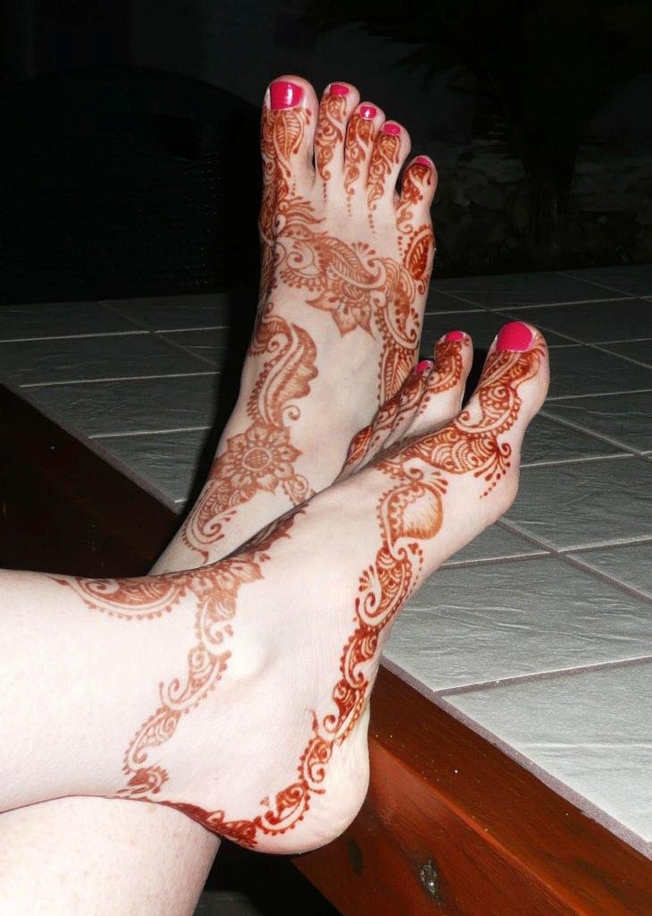 Henna Design Feet Tattoo