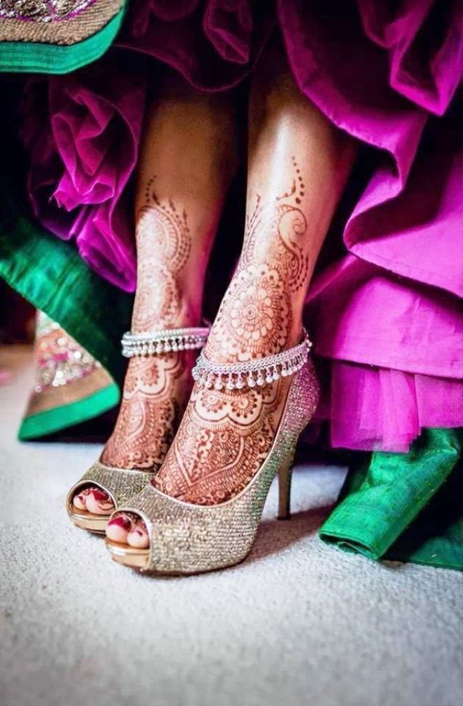 Latest Fashionable Feet Mehndi Designs