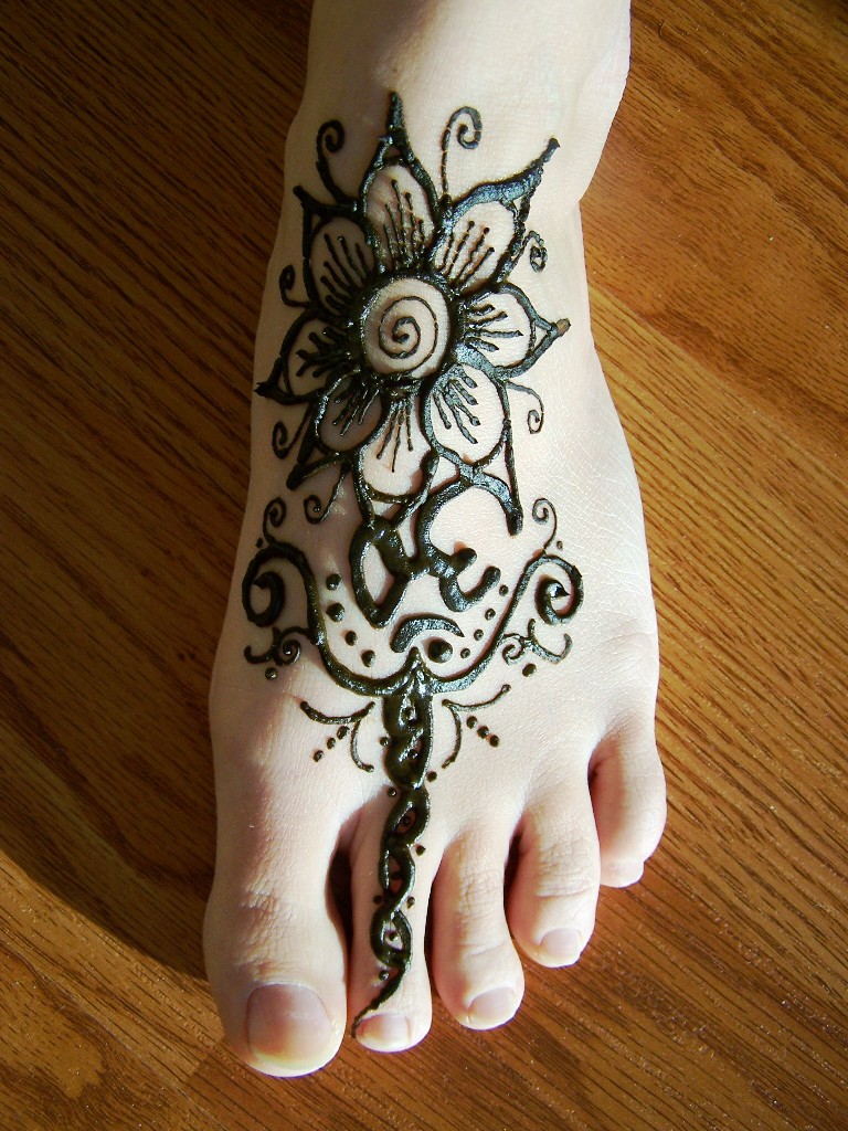 Simple Flower Henna Designs Feet