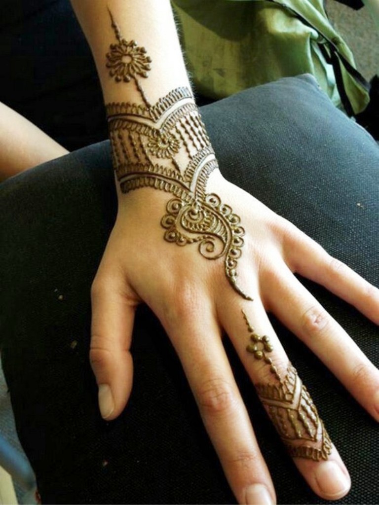 Simple Henna Design