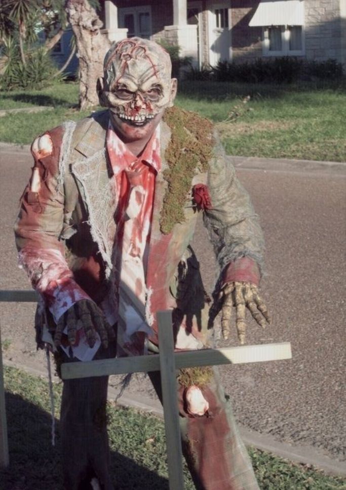 Zombie - Halloween Costume Contest