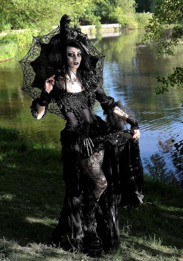 halloween witch costume ideas black lace leather