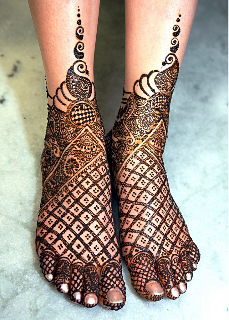 mehndi designs for leg