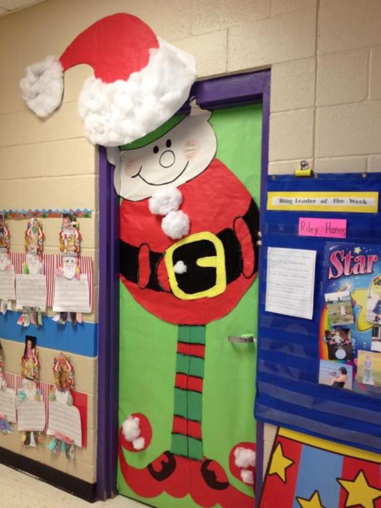 christmas-elf-classroom-door-decoration