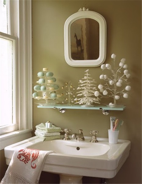 decorate-your-bathroom-for-christmas