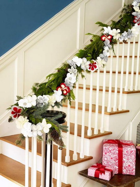decorating-christmas-garland-ideas-staircase-ideas