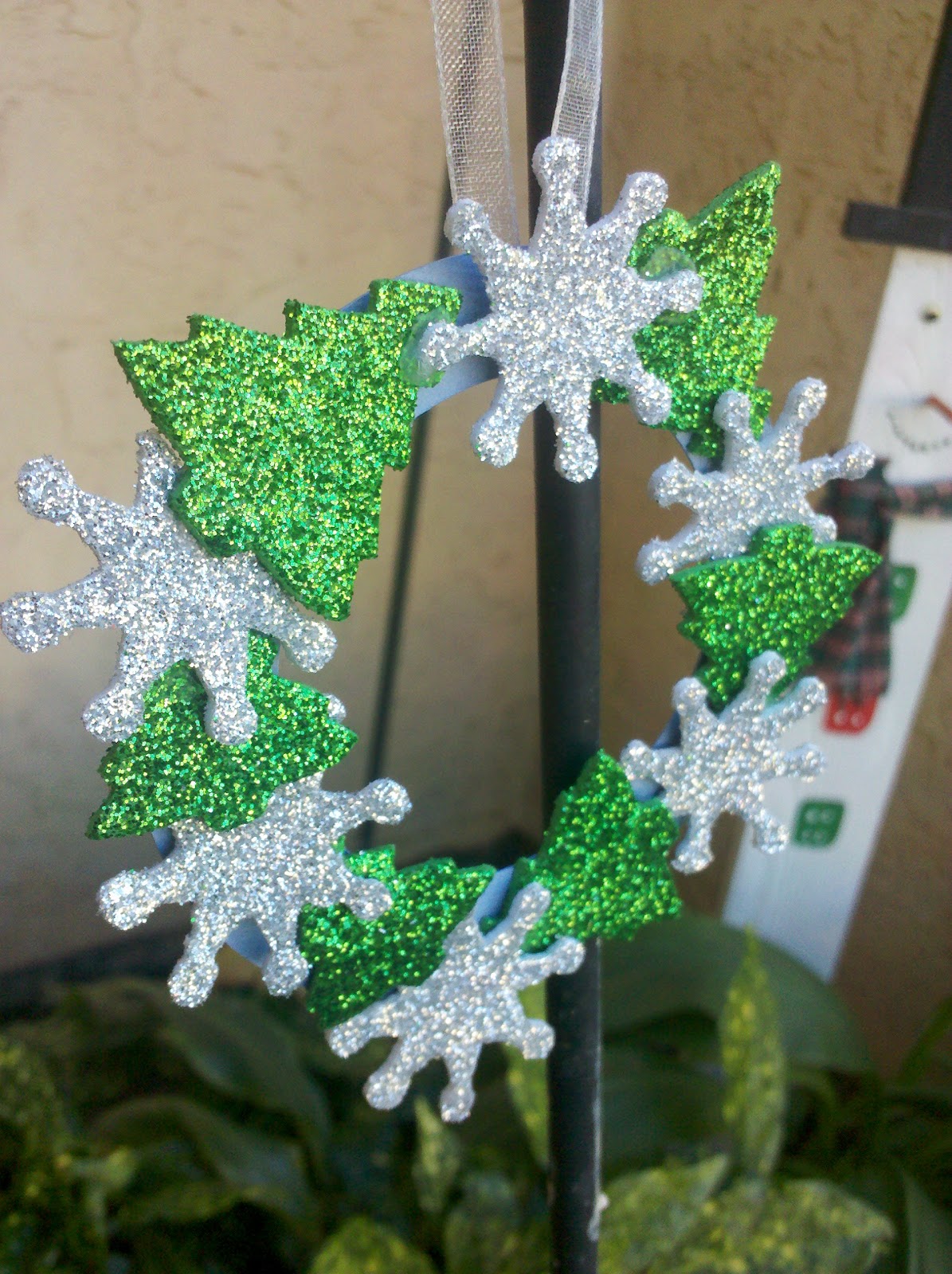 dollar-christmas-ornament-craft