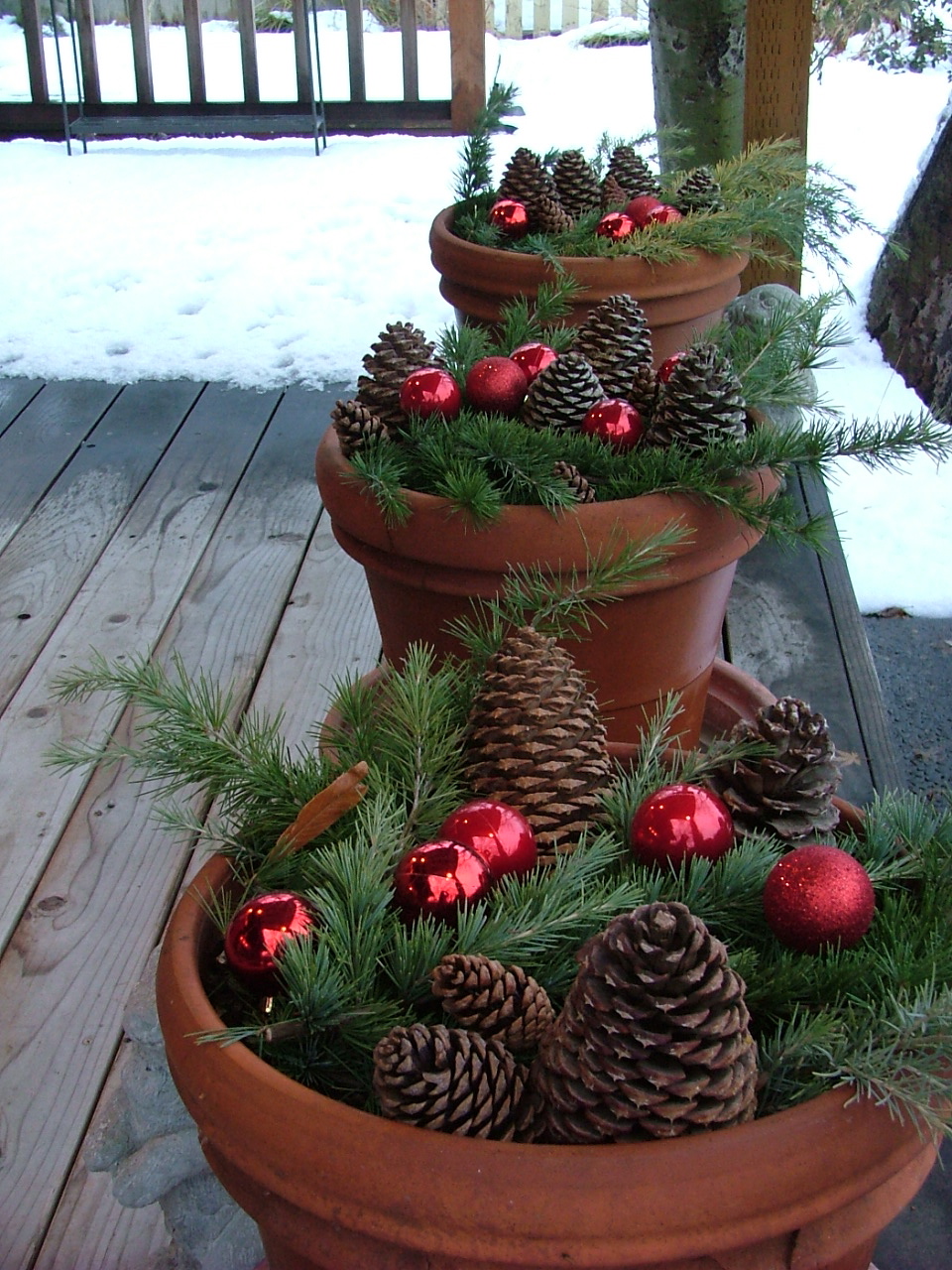 easy-outdoor-christmas-decorating