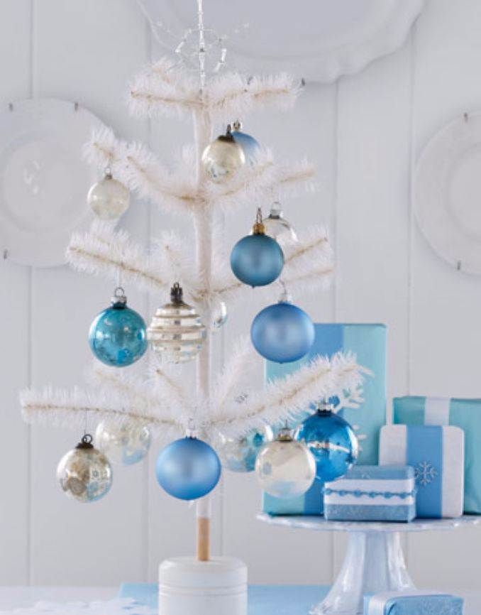 fresh-blue-christmas-decorating-ideas-9