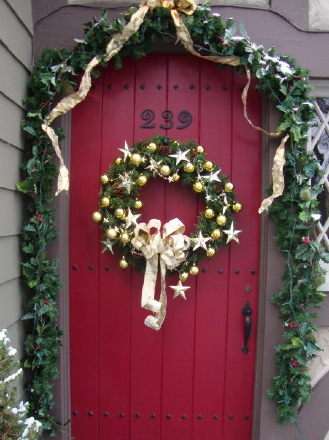 30 Creative Front Door Christmas Decorations Flawssy