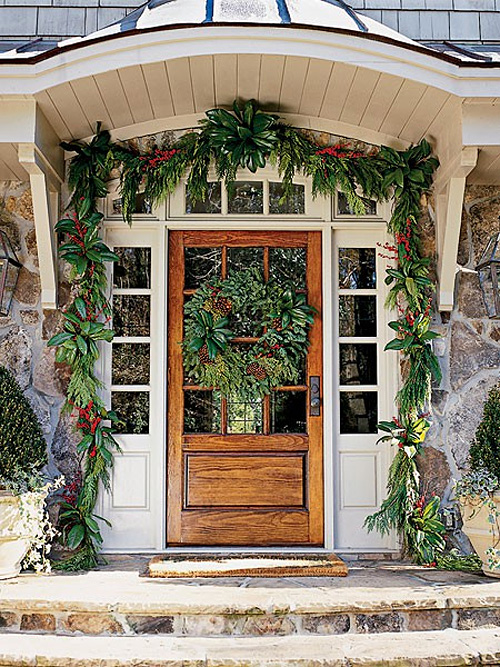 front-door-christmas-garland-ideas