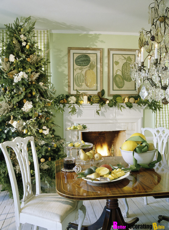green-and-gold-christmas-tree-decor