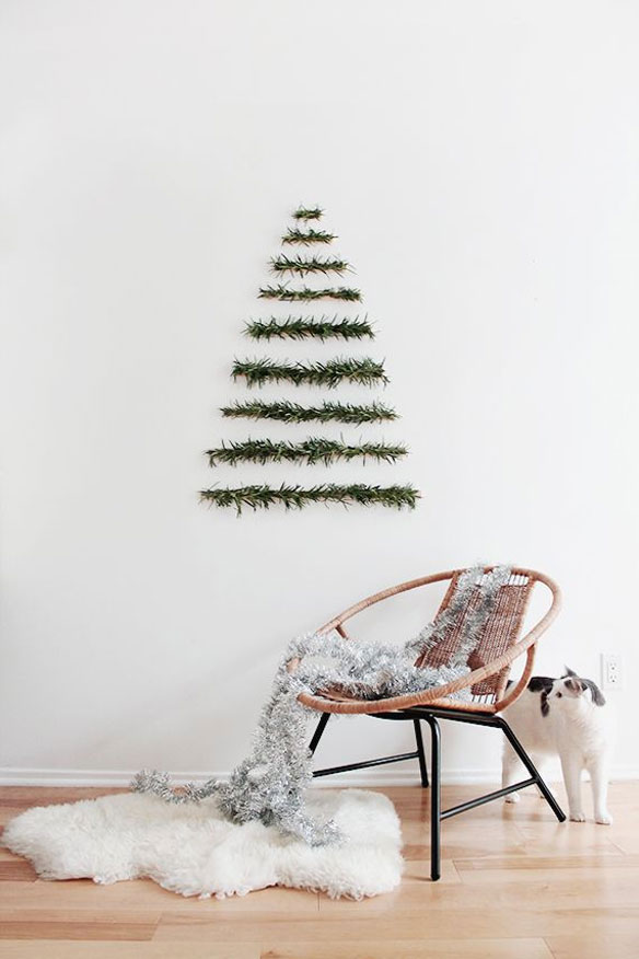 hanging-wall-christmas-tree