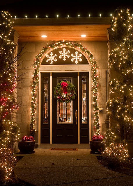 holiday-front-door-christmas