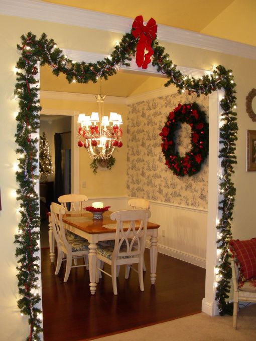 kitchen-with-christmas-decor