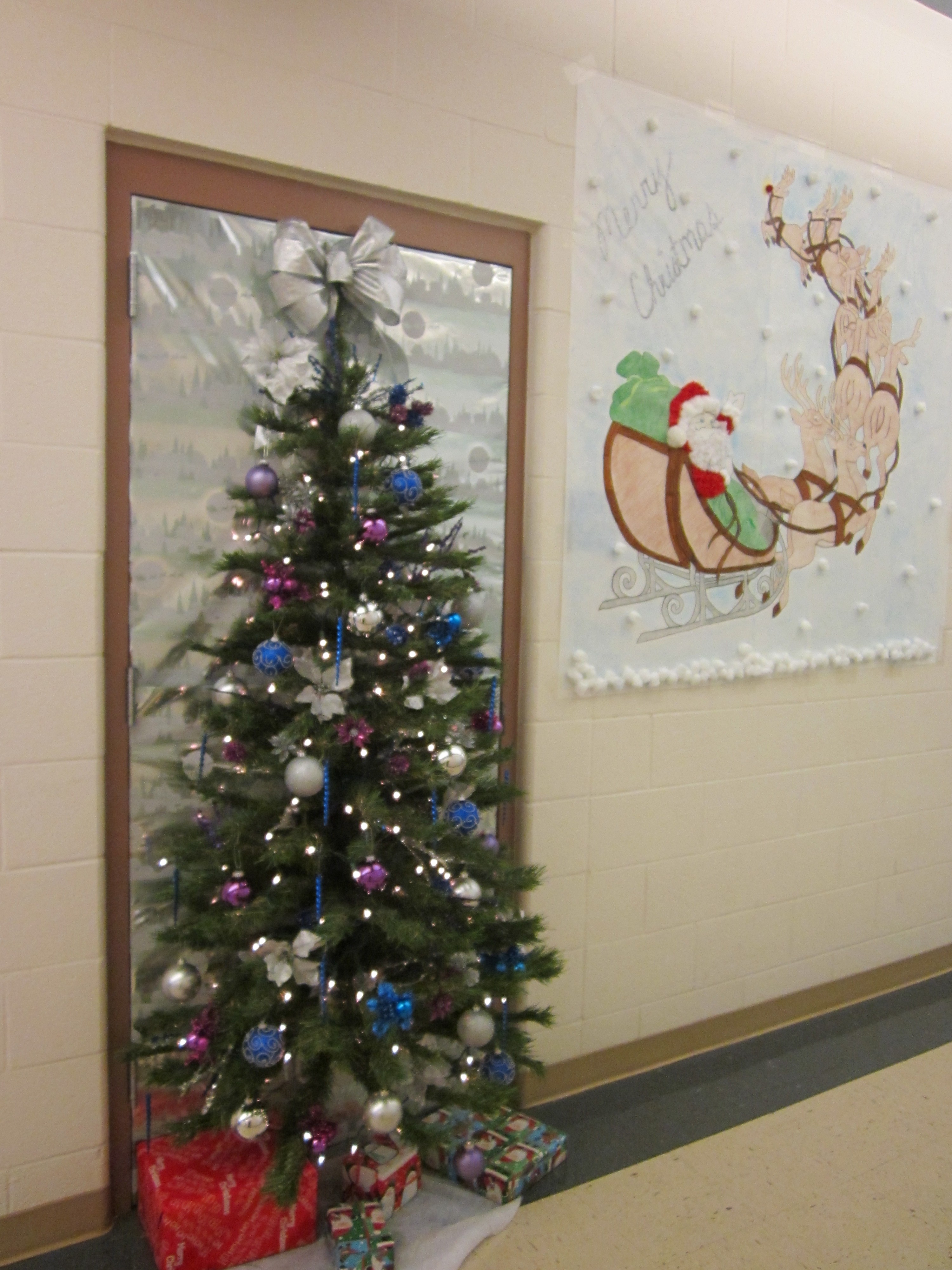 Top 30 Office Christmas Decorating Ideas Flawssy