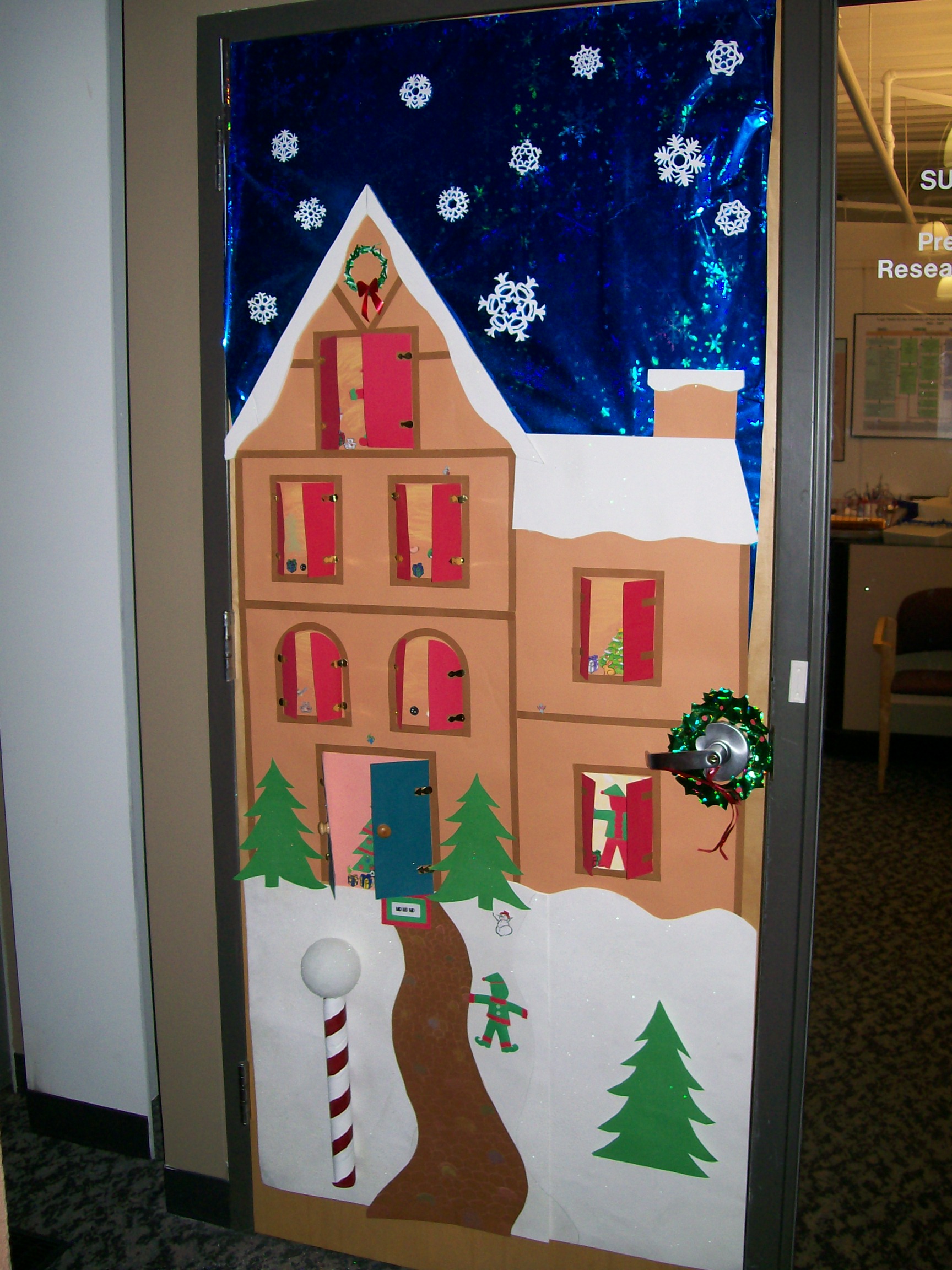office-christmas-door-decorating-images