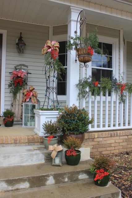 outdoor-front-porch-christmas-decorating-ideas