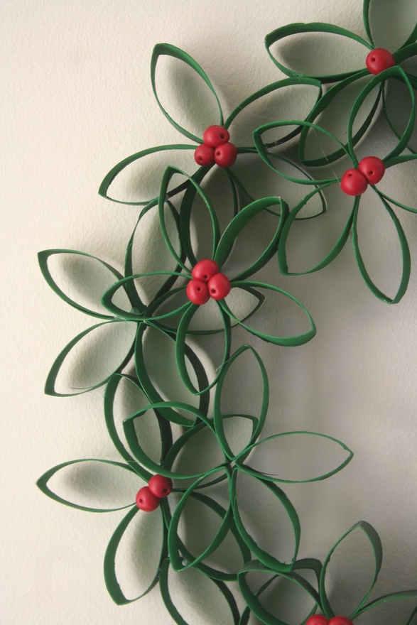 paper-roll-christmas-wreath-craft