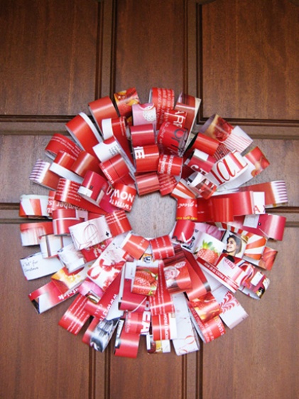 recycled-magazine-christmas-wreath